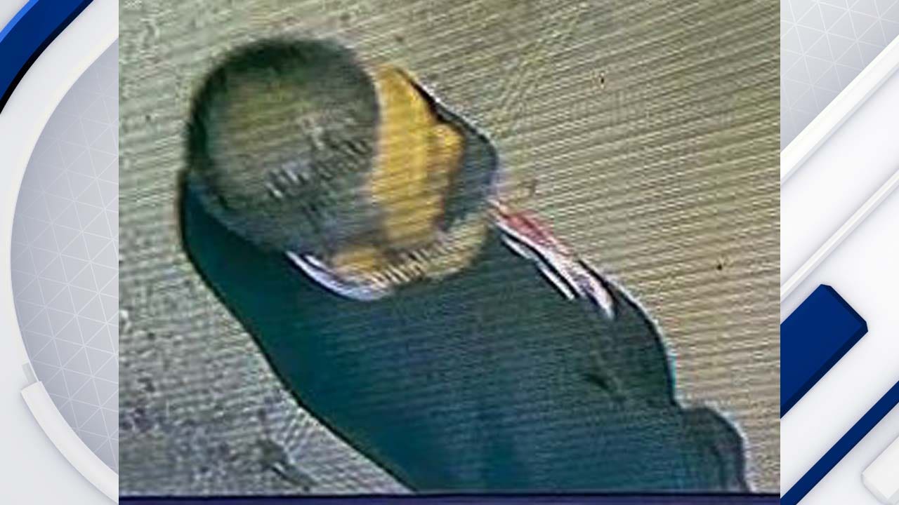 Suspect wanted from robbing Arizona City car wash at gunpoint
