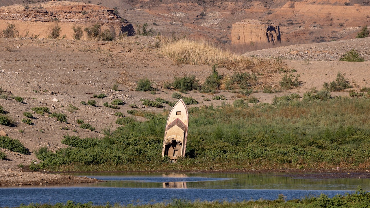 As Lake Mead Dries Up Its History And Dark Secrets Are Being Uncovered   GettyImages 1243436737 