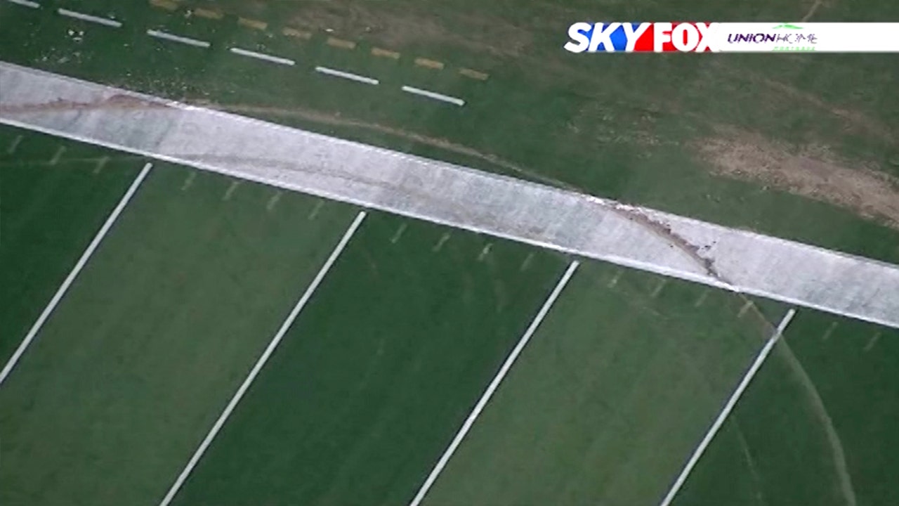 Golf cart driver does donuts in Cleveland Browns stadium, damaging