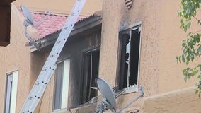 Crews investigate deadly apartment fire in Phoenix