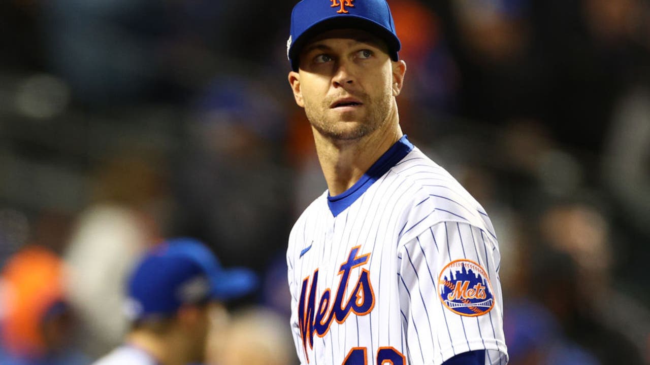 Jacob deGrom strikes out 8 straight to begin game, strengthens