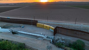 U.S. sues Arizona over shipping containers on Mexico border