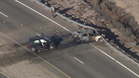Head-on crash in San Tan Valley leaves 2 dead