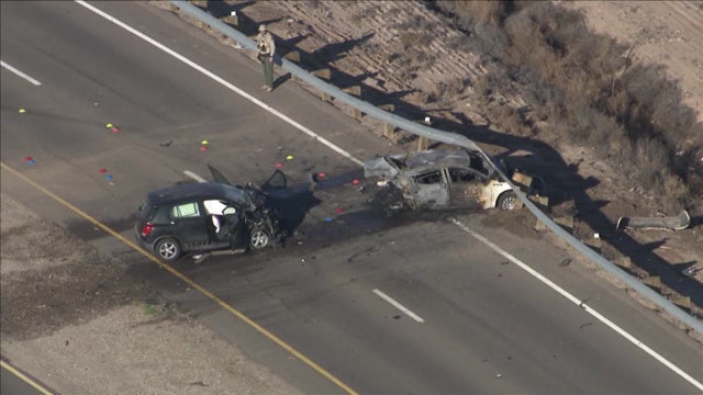 Head-on crash in San Tan Valley leaves 2 dead
