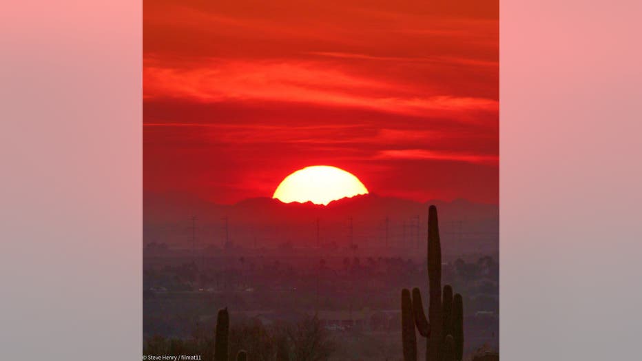 With this sunset, we are getting one step closer to Christmas! Have a great holiday weekend everyone! Thanks Steve Henry for sharing!