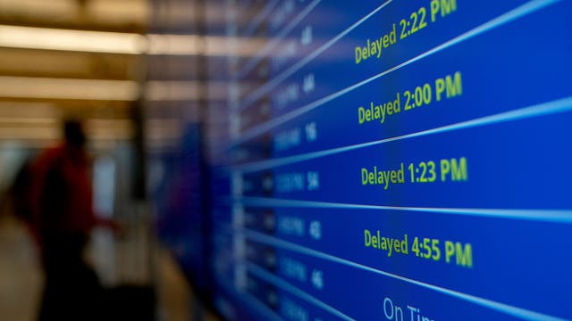 Hundreds of flights delayed at Phoenix Sky Harbor Airport after FAA lifts ground stop