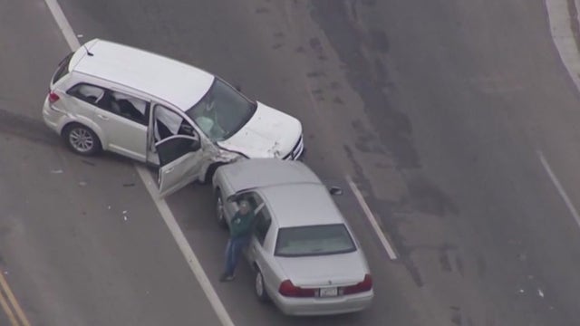 Woman, child seriously hurt in head-on crash near Tolleson, MCSO says