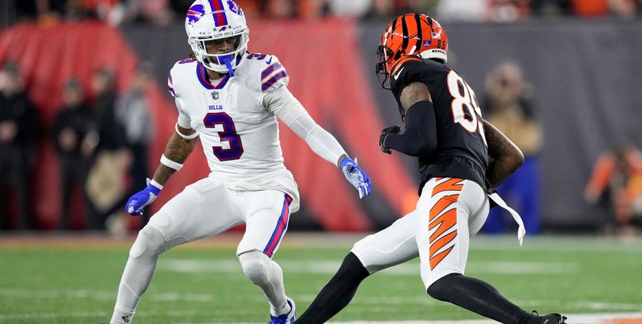 Damar Hamlin of the Buffalo Bills looks on against the Chicago Bears  News Photo - Getty Images