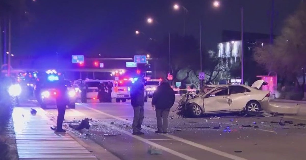 Head-on crash near Loop 101 in Phoenix leaves 3 dead | FOX 10 Phoenix