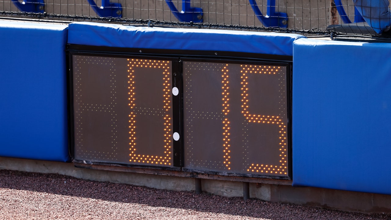 Pitch clock mental effects: How MLB pitchers, hitters are learning