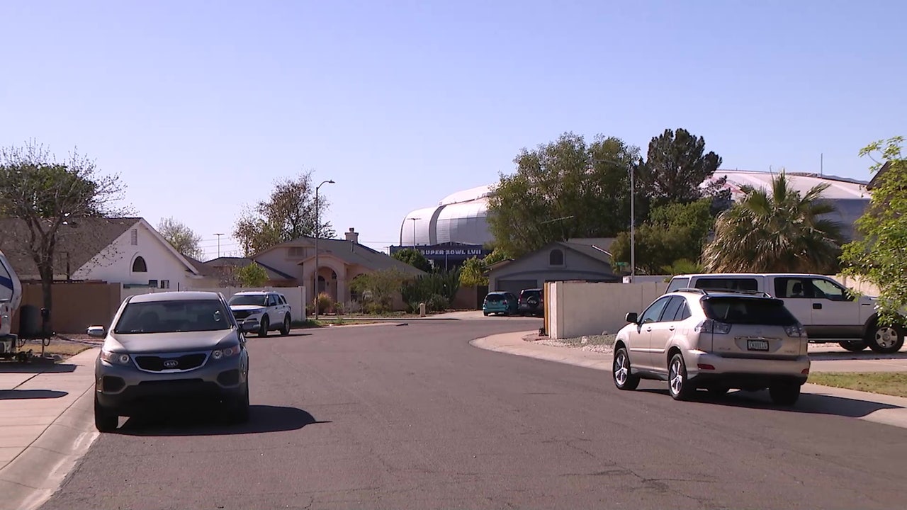 Super Bowl LVII: Glendale residents prepare for thousands to descend on  their neighborhoods