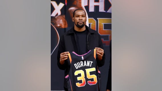 Kevin Durant cheered by fans, says Phoenix Suns have 'all the pieces to be successful'
