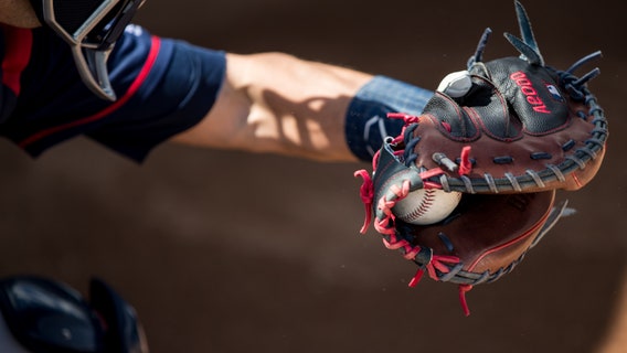 MLB catchers wary of looming robo umps amid rules changes