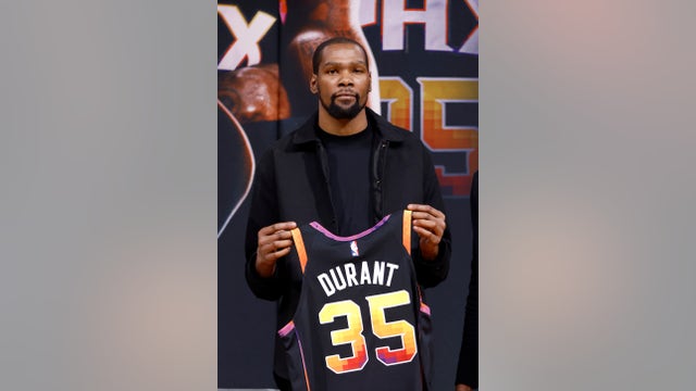 Kevin Durant cheered by fans, says Phoenix Suns have 'all the pieces to be successful'