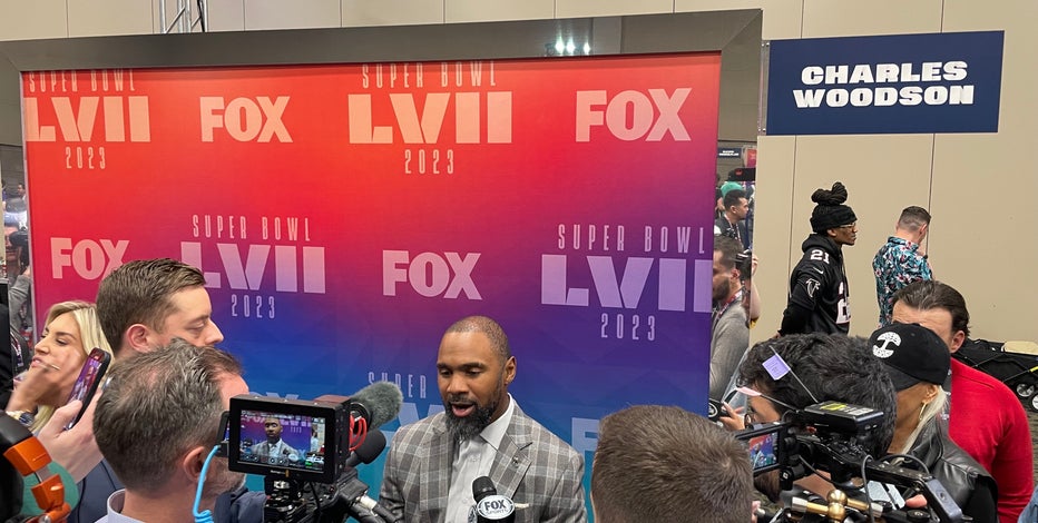FOX Sports: NFL on X: It's officially Super Bowl week in AZ 🏜️🏈 #SBLVII  Watch Super Bowl LVII on FOX and the FOX Sports App 📺📱   / X