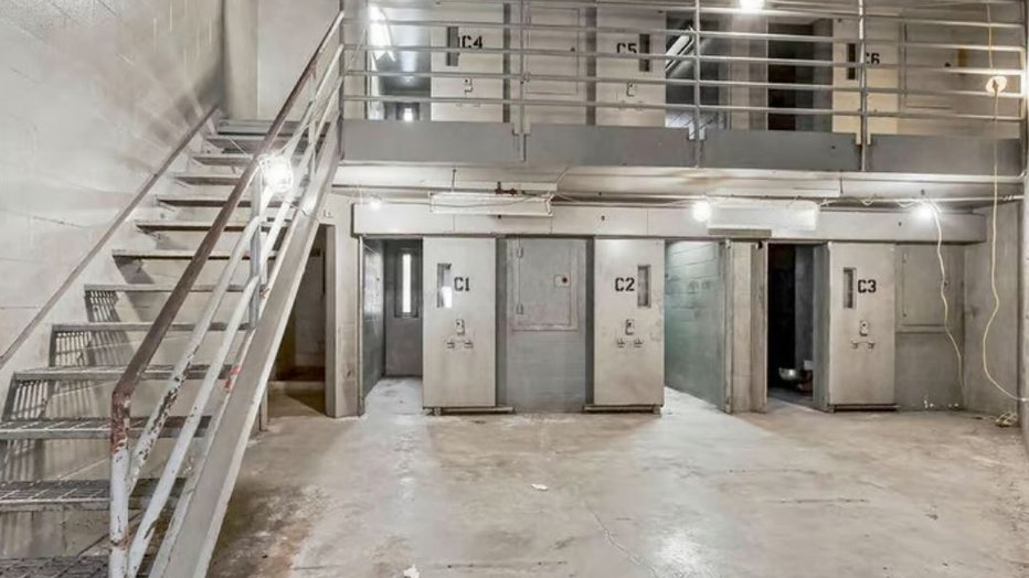 Former-Missouri-jail-up-for-sale-VI.jpg