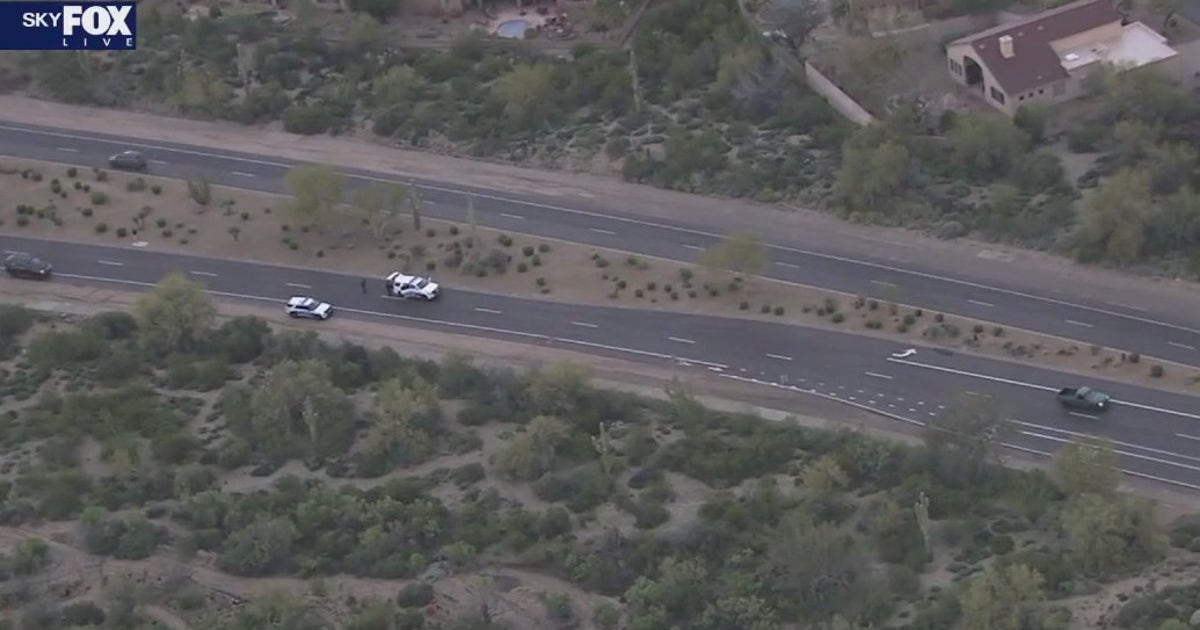 Bicyclist dies in north Scottsdale crash, roadway closed | FOX 10 Phoenix