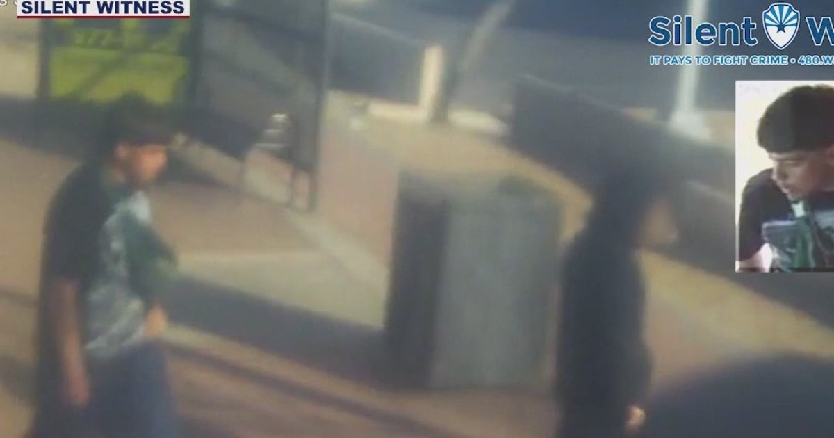 Suspect wanted for robbing Phoenix bus rider at gunpoint | FOX 10 Phoenix