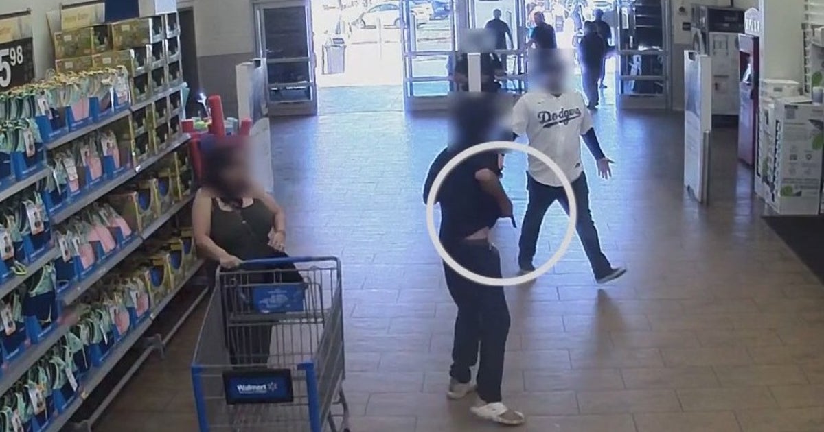Off-duty Phoenix officer shot at shoplifting suspect at Laveen Walmart ...