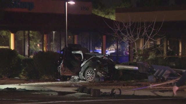 1 killed, 3 hospitalized following fiery Tempe crash, FD says