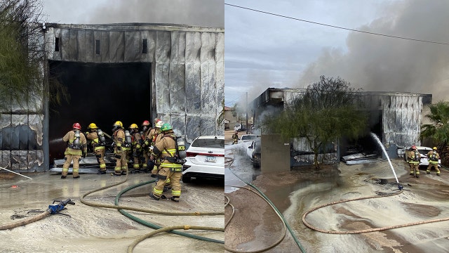 Saw smoke in the Phoenix area? Car repair shop fire sends black plume into the sky