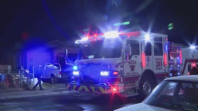 1 person critically injured in Mesa house fire