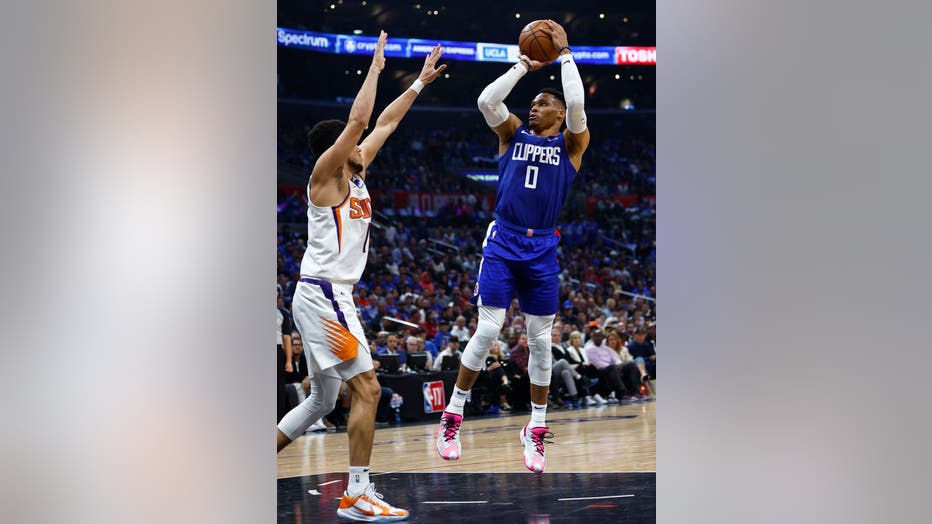 Paul George of the LA Clippers goes up for a slam dunk against the News  Photo - Getty Images