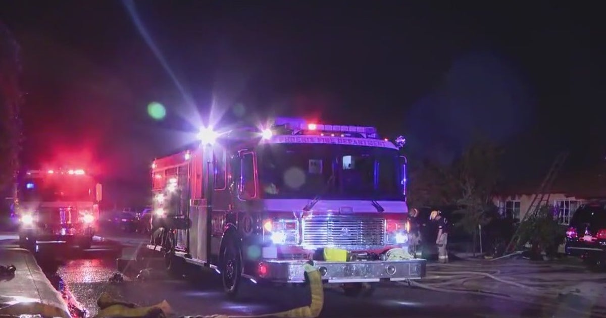 Infant dies following Phoenix house fire, 2 others hurt | FOX 10 Phoenix
