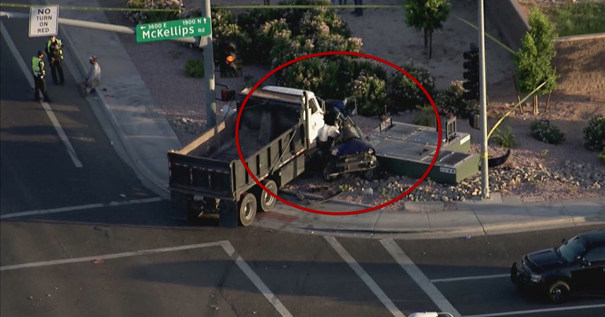 Crash involving dump truck sends woman, child to hospital | FOX 10 Phoenix