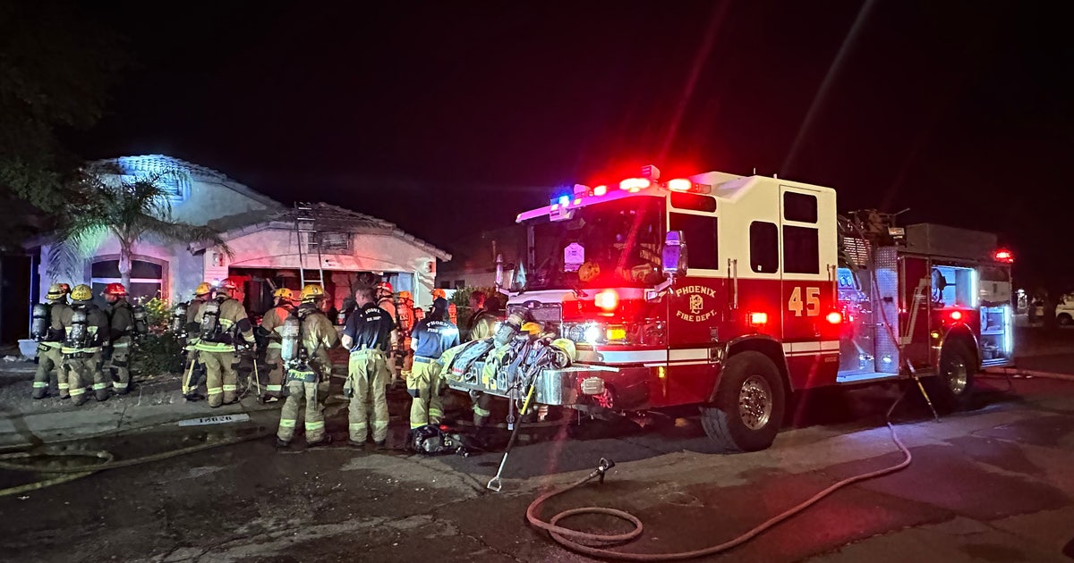 6 people displaced after double house fire in north Phoenix | FOX 10 ...