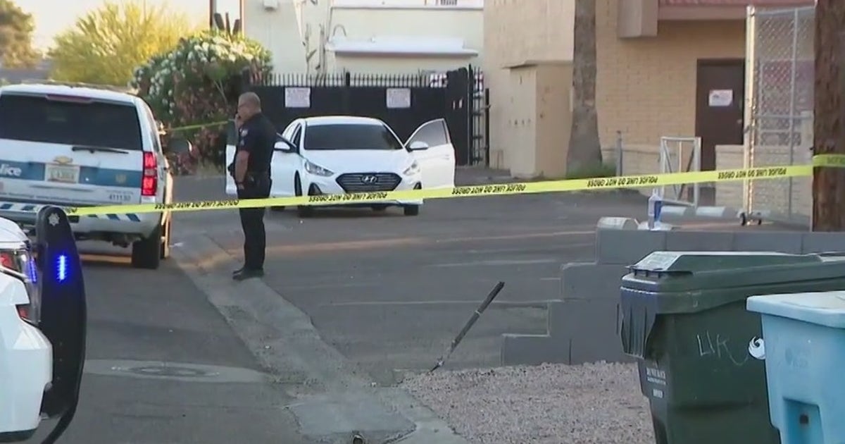 Suspect sought after man shot, killed in Phoenix | FOX 10 Phoenix