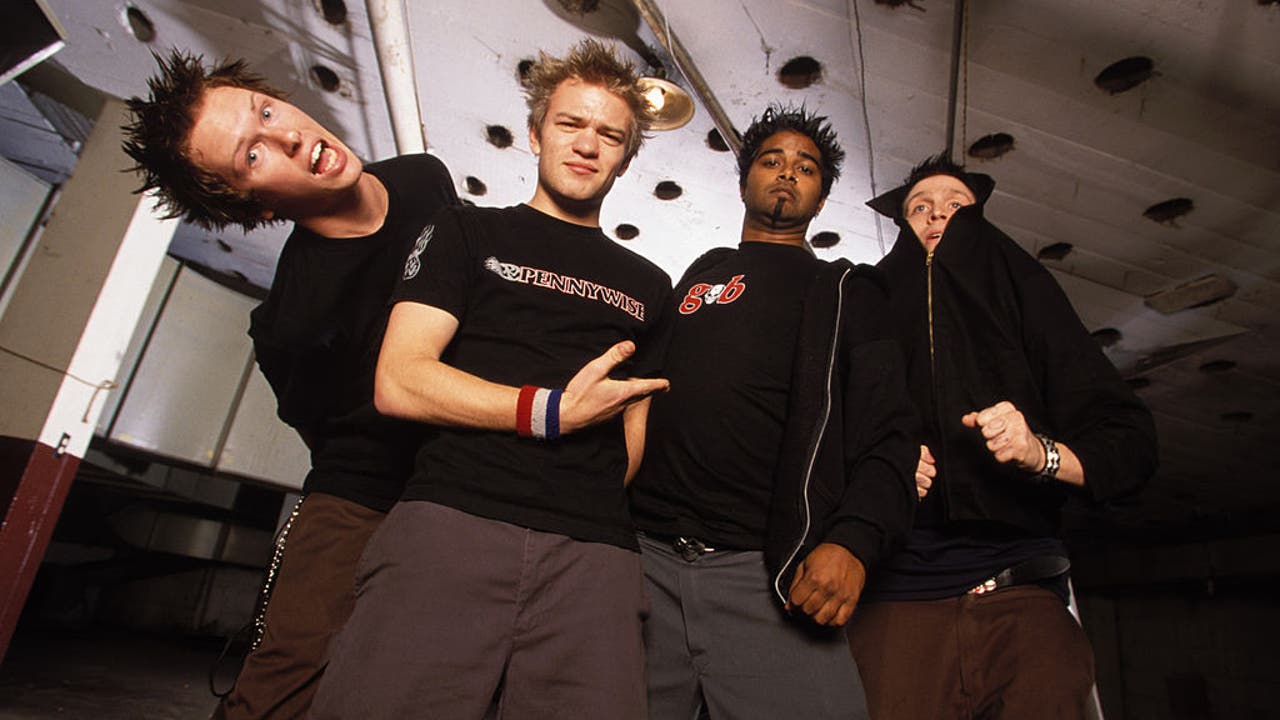 Sum 41 announce split after nearly 3 decades