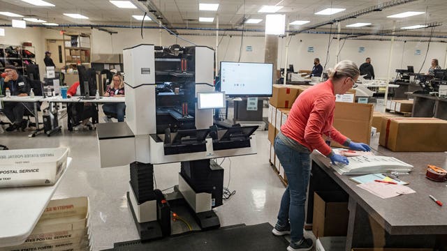 Maricopa County dispels video claiming election workers are 'breaking seals,' and 'removing memory cards'