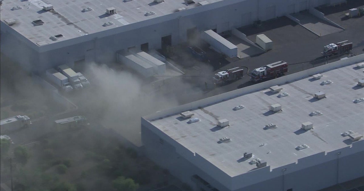 West Phoenix recycling plant fire prompts HAZMAT response from fire ...