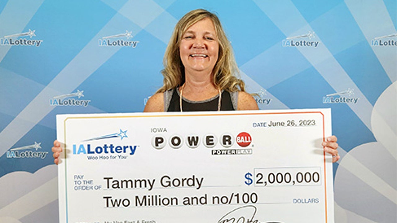 ‘I fell into my chair’: Iowa couple wins M Powerball prize after losing home in tornado