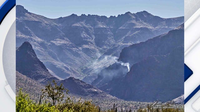 Plane crashes in Superstition Mountains, 2 people killed