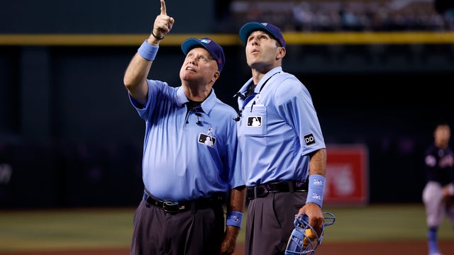 Lights go out at Chase Field, leading to 15-minute delay between Diamondbacks, Guardians