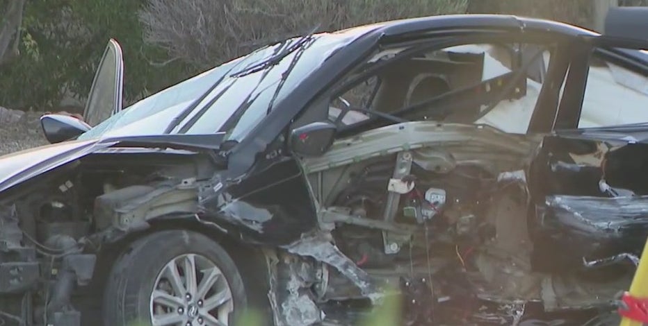 North Phoenix crash leaves 2 teens hospitalized, suspect on the loose