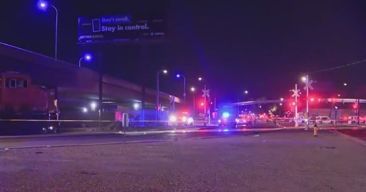 Pedestrian fatally hit by train in Phoenix | FOX 10 Phoenix