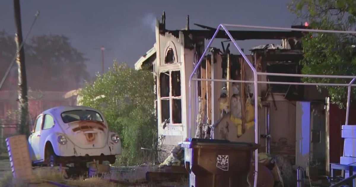 Person killed in Maricopa County fire after 2 mobile homes go up in ...