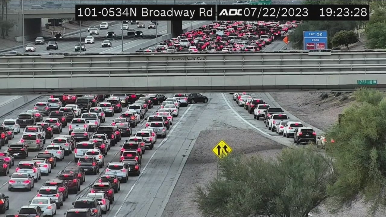 Traffic picks back up on Loop 101 in Tempe following deadly multi-car crash