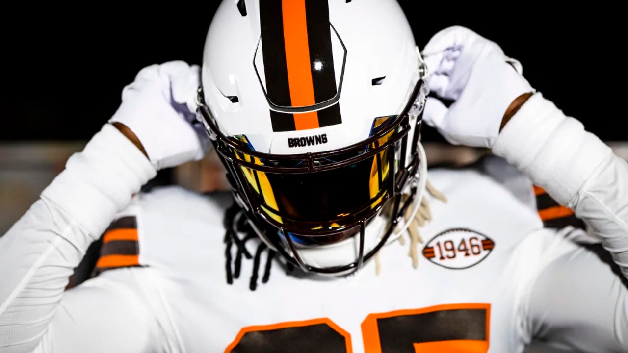 Browns history: White helmets, orange helmets and how they came to