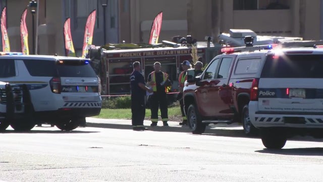 Phoenix firetruck crashes into structure, injuring a firefighter