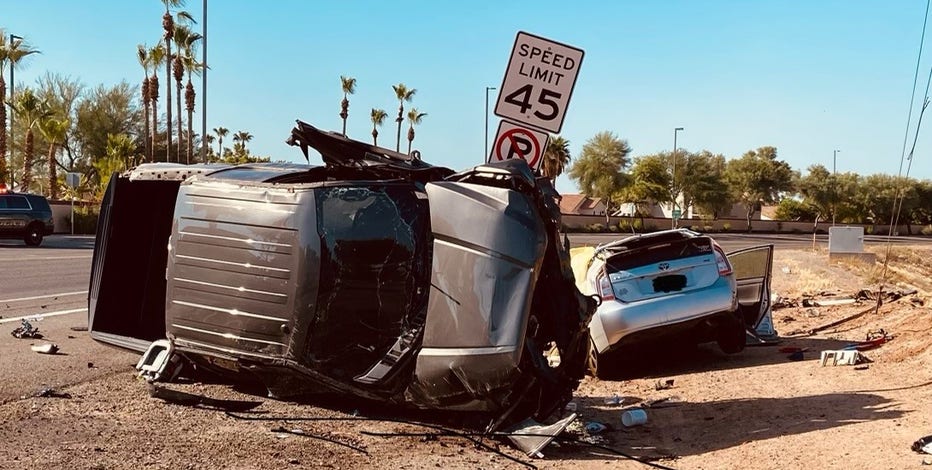 1 dead, 4 hurt in head-on rollover crash in Mesa, fire department says