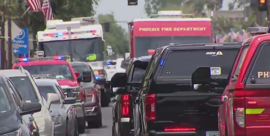 1 hospitalized after 4 people exposed to white powder in Tempe