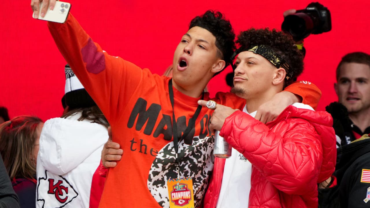 Patrick Mahomes' Brother Jackson Is a Major Chiefs Fan