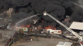 Over 100 firefighters respond to 4-alarm fire near downtown Phoenix