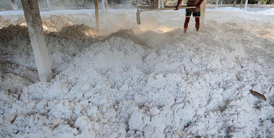 Boy photographed playing in dust pile dies moments later: 'Tragic'