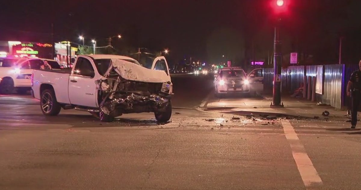 Phoenix officer hospitalized after crash | FOX 10 Phoenix