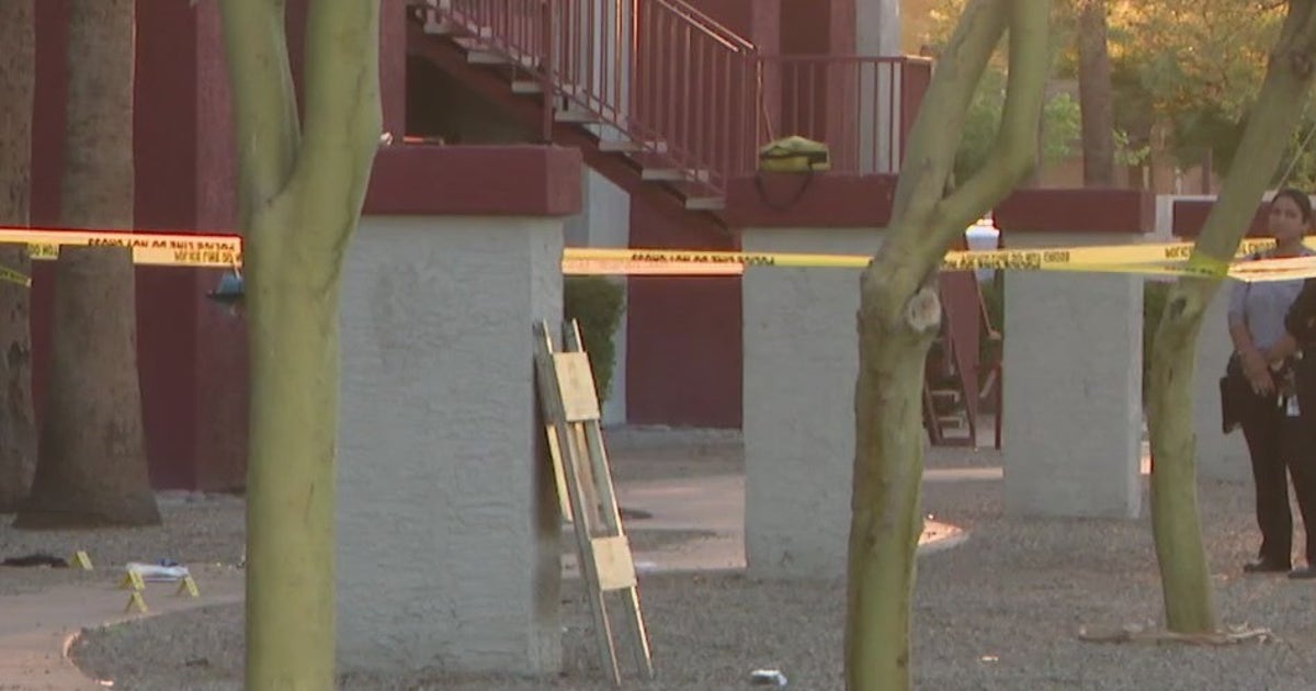 Man shot multiple times at Phoenix apartment complex | FOX 10 Phoenix
